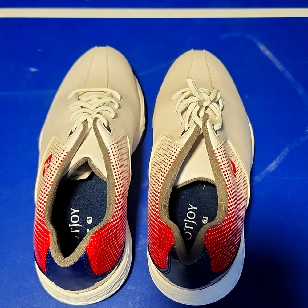 Golf shoes new with tags